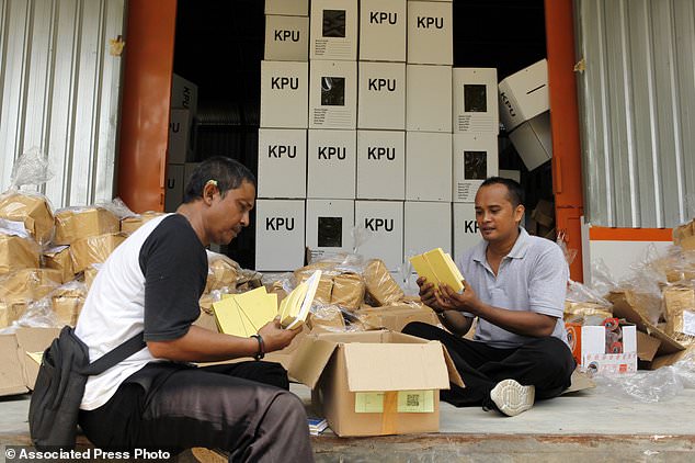 KPU Selidik Kasus Surat Suara Tercoblos di Malaysia